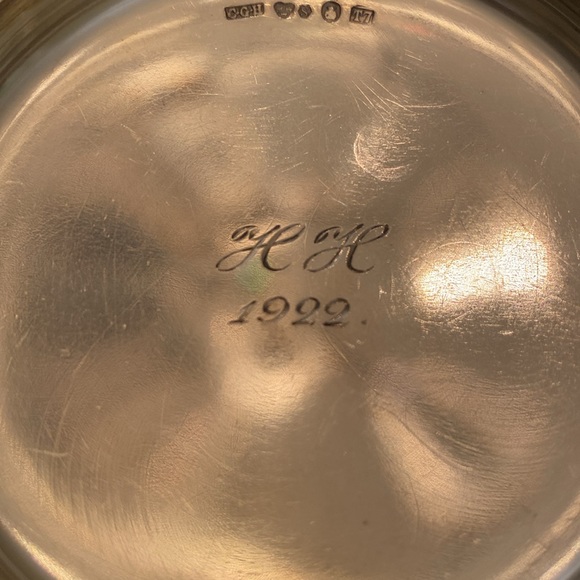 ‘1922 HH’ • Antique Pair CG Hallberg Swedish Glass Dresser Jars with Silver Lids - Picture 3 of 15